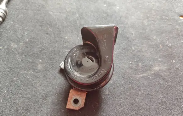 Nissan Note (E11) Horn signal 214346