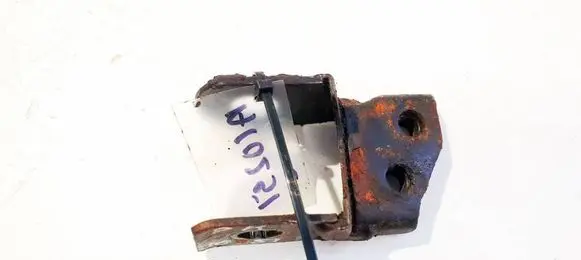 Nissan Primera Bracket in trunk/boot 