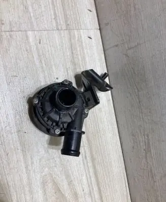 Audi Q3 F3 Electric auxiliary coolant/water pump 2Q0965567B