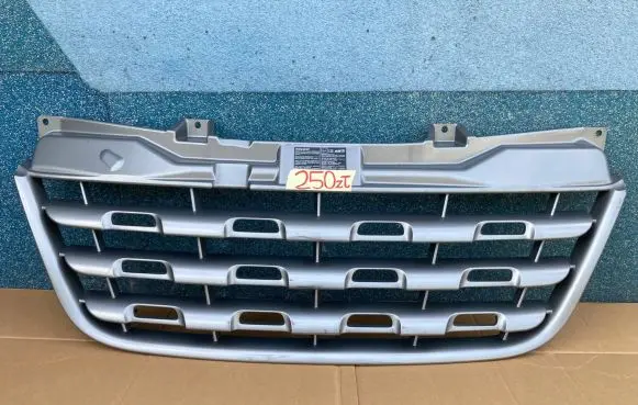 Renault Master III Front bumper upper radiator grill 623100256R