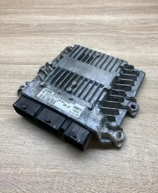 Volvo V50 Engine control unit/module ECU 30771350AA 5WS40212I