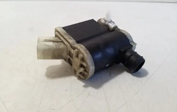 KIA Sportage Windscreen/windshield washer pump 985104Z000