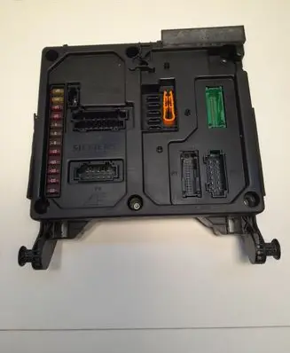Ford Galaxy Fuse module 7M0971882A PX0418130 XM2114A212