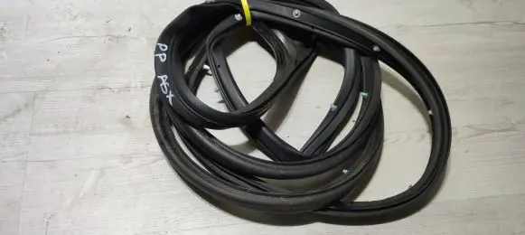 Mitsubishi ASX Front door rubber seal