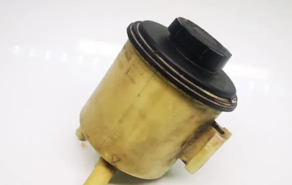 Nissan Primera Power steering fluid tank/reservoir