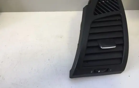 BMW 1 E81 E87 Dashboard side air vent grill/cover trim 51607059187