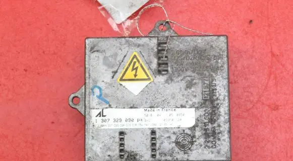 Volkswagen Cross Touran I Voltage converter/converter module 1307329090