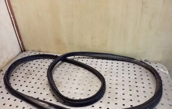 Audi A4 S4 B8 8K Trunk rubber seal (body) 