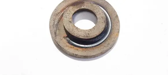 Volkswagen PASSAT B6 Front coil spring rubber mount 1k0512149b