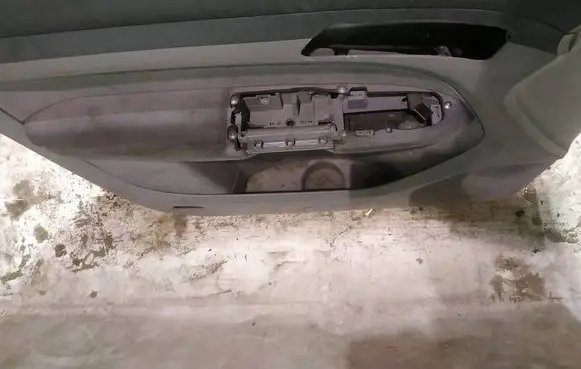 Volkswagen Caddy Front door card panel trim