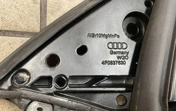 Audi A6 S6 C6 4F Front door window/glass frame 4F08673820