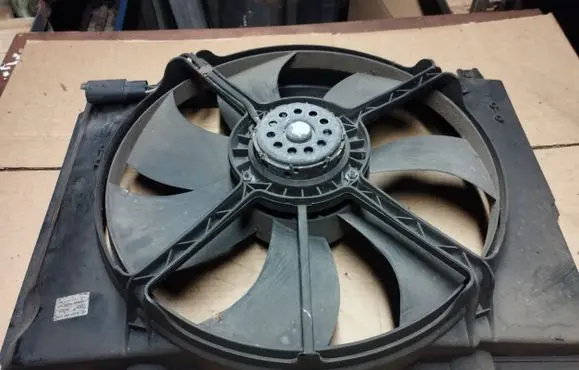 Chrysler Crossfire Electric radiator cooling fan A0015002393
