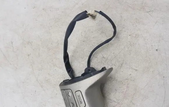 Toyota Auris 150 Steering wheel buttons/switches NOCODE