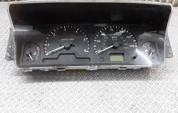 Land Rover Discovery Speedometer (instrument cluster) YAC114011