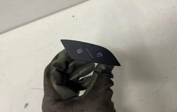 Audi A3 S3 8V Central locking switch button 8V7962107