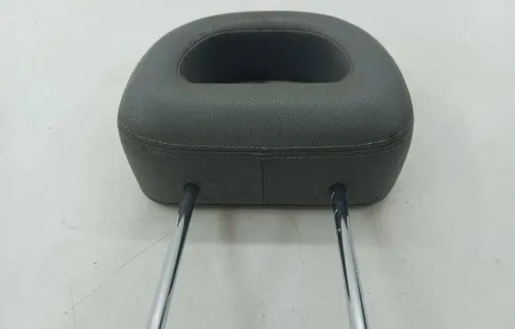 Chrysler Voyager Front seat headrest 