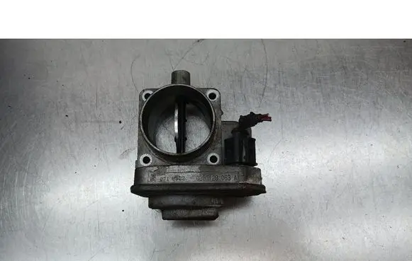 Volkswagen Golf IV Throttle valve 038128063A