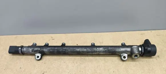 Mercedes-Benz E W211 Fuel main line pipe A6110780449