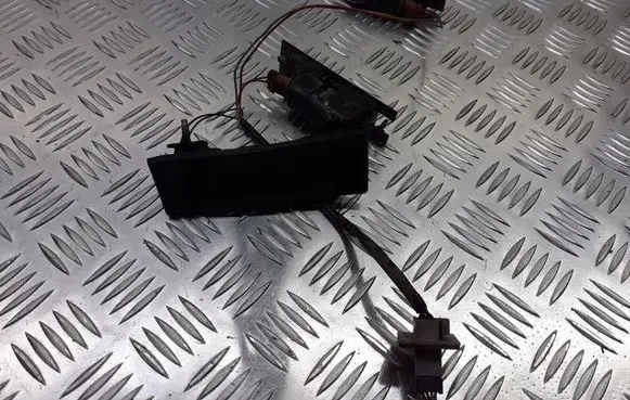 Opel Zafira B Tailgate/boot open switch button 13142362