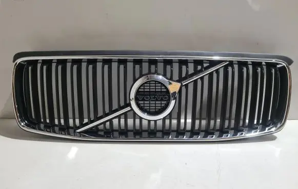 Volvo XC90 Front bumper upper radiator grill 31383645