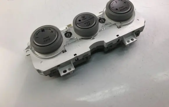 Mazda 6 Interior fan control switch QC08