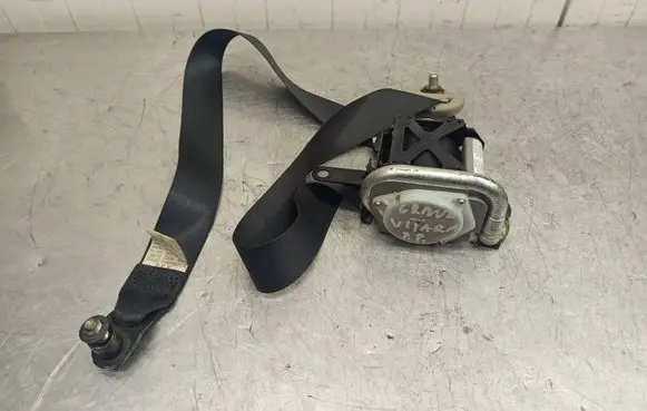 Suzuki Grand Vitara II Front seatbelt 8494065J0