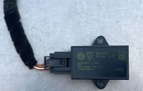 Volkswagen Phaeton Seat heating relay 7L0959772D
