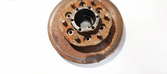 Nissan King Cab, Navara Front wheel hub
