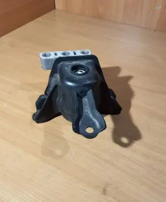 Engine mount bracket