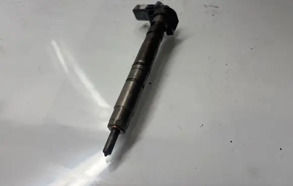 Audi A4 S4 B8 8K Fuel injector 0445116030
