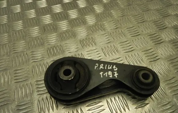 Engine mount bracket