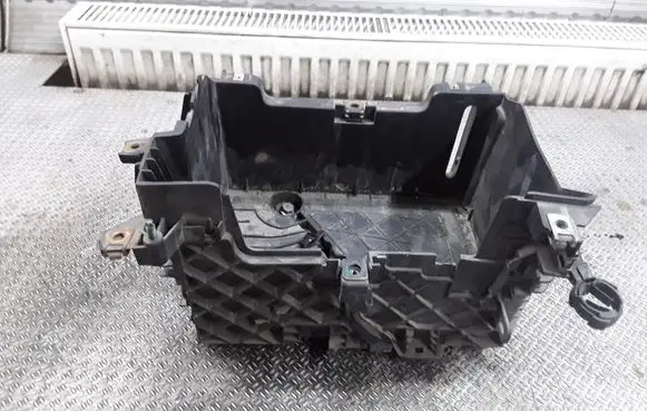 Battery box tray
