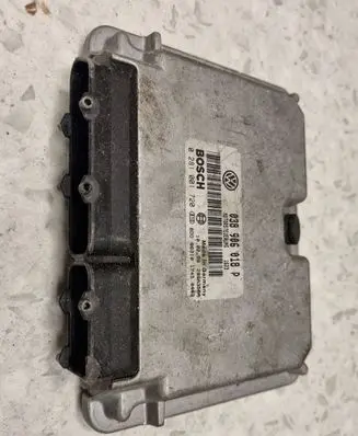 Volkswagen PASSAT B5 Engine control unit/module 038906018P 0281001720