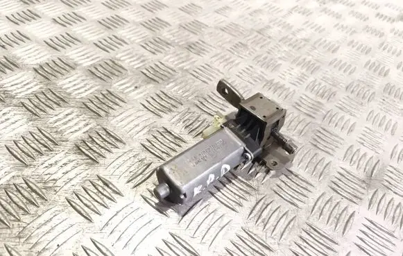 Volvo XC90 Seat adjustment motor 0390203219
