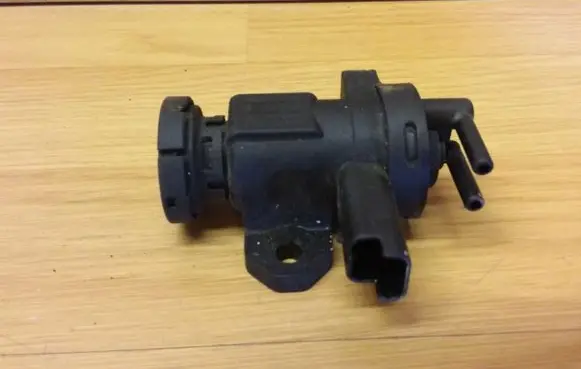Citroen C5 Turbo solenoid valve 9635704380
