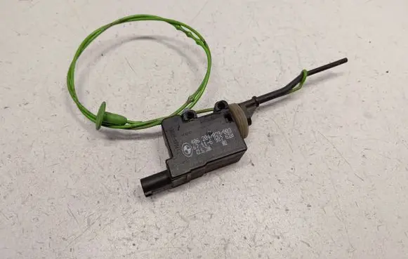 Fuel tank cap lock motor