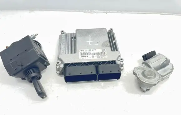 Mercedes-Benz E W211 Engine ECU kit and lock set A6471530779 2115451008