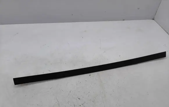 Renault Megane E-Tech Tailgate/boot cover trim set 909002633R