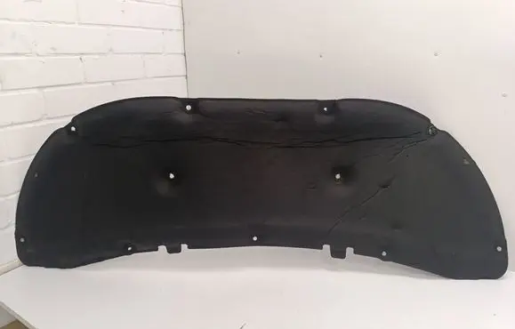 Engine bonnet/hood sound/heat insulation