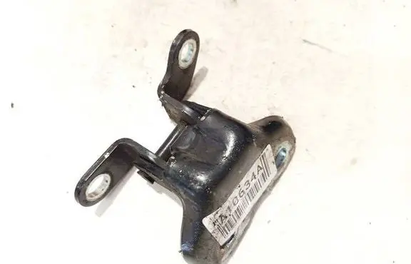 Toyota Avensis T250 Rear door lower hinge