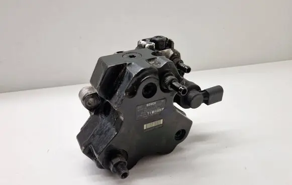 BMW 5 E60 E61 Fuel injection high pressure pump 7788678 0445010073 071002