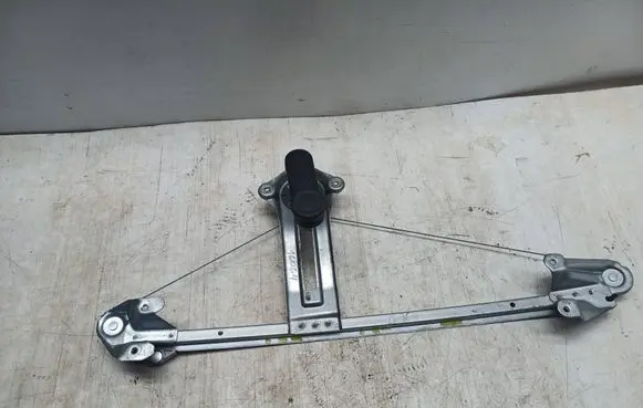 Opel Zafira B Rear door manual window regulator 13132227