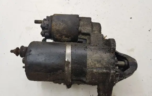 Volkswagen PASSAT B5 Starter motor