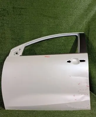 Toyota Yaris XP210 Front door 