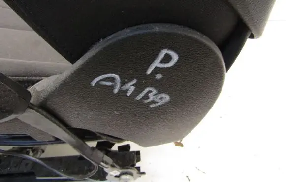 Audi A4 S4 B9 Seat airbag 095911