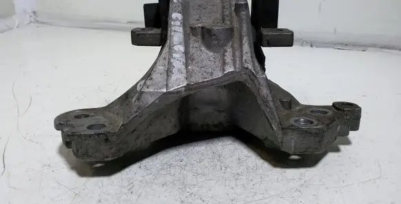 Citroen C5 Engine mount bracket 326B95