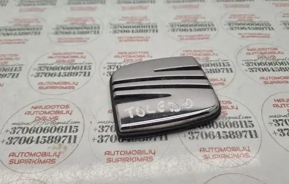 Seat Toledo II (1M) Manufacturers badge/model letters 1M5853601