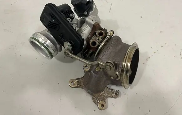 BMW 1 F40 Supercharger 7952755 5A62734