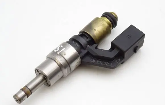 Volkswagen Golf V Fuel injector 03C906036A 0261500016
