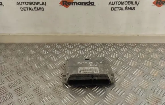 Opel Zafira A Engine control unit/module 24417169 28SA4805 0281010268